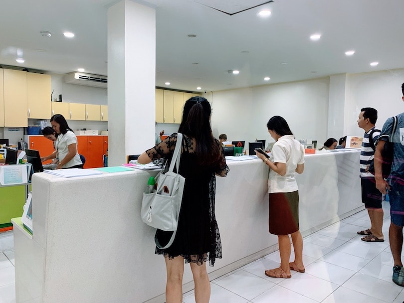 日本人スタッフが対応してくれる