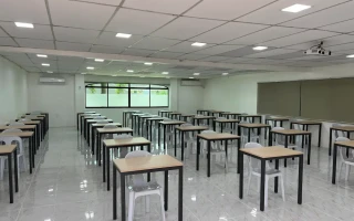 (English Fella2/イングリッシュフェラツー) IELTS試験会場（スピーキング以外は受験可能）