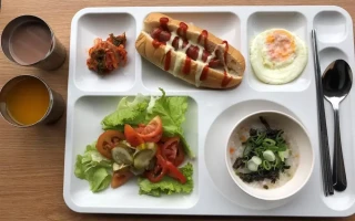 (PINES Main Campus/パインスメインキャンパス) 食事(2)