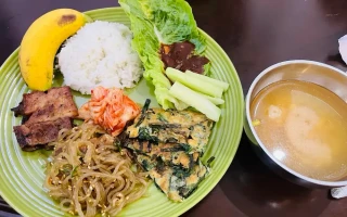 (CLARK WE ACADEMY/クラーク ウィーアカデミー) お食事