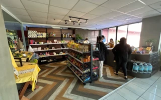 (GLOBAL LANGUAGE CEBU/グローバルランゲージセブ) 売店