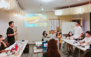 (E-ROOM/イールーム) 討論会様子