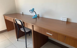 (GLOBAL LANGUAGE CEBU/グローバルランゲージセブ) 勉強机