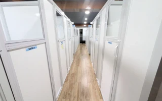 授業フロア廊下（Curious World Academy /キュリオスワールドアカデミー）