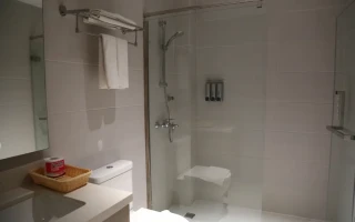 (Cebu Blue Ocean Academy/セブブルーオーシャンアカデミー) バストイレ