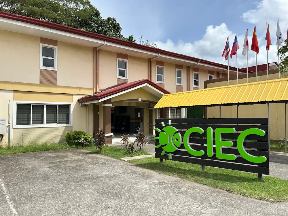 CIECシーアイーシーTOP