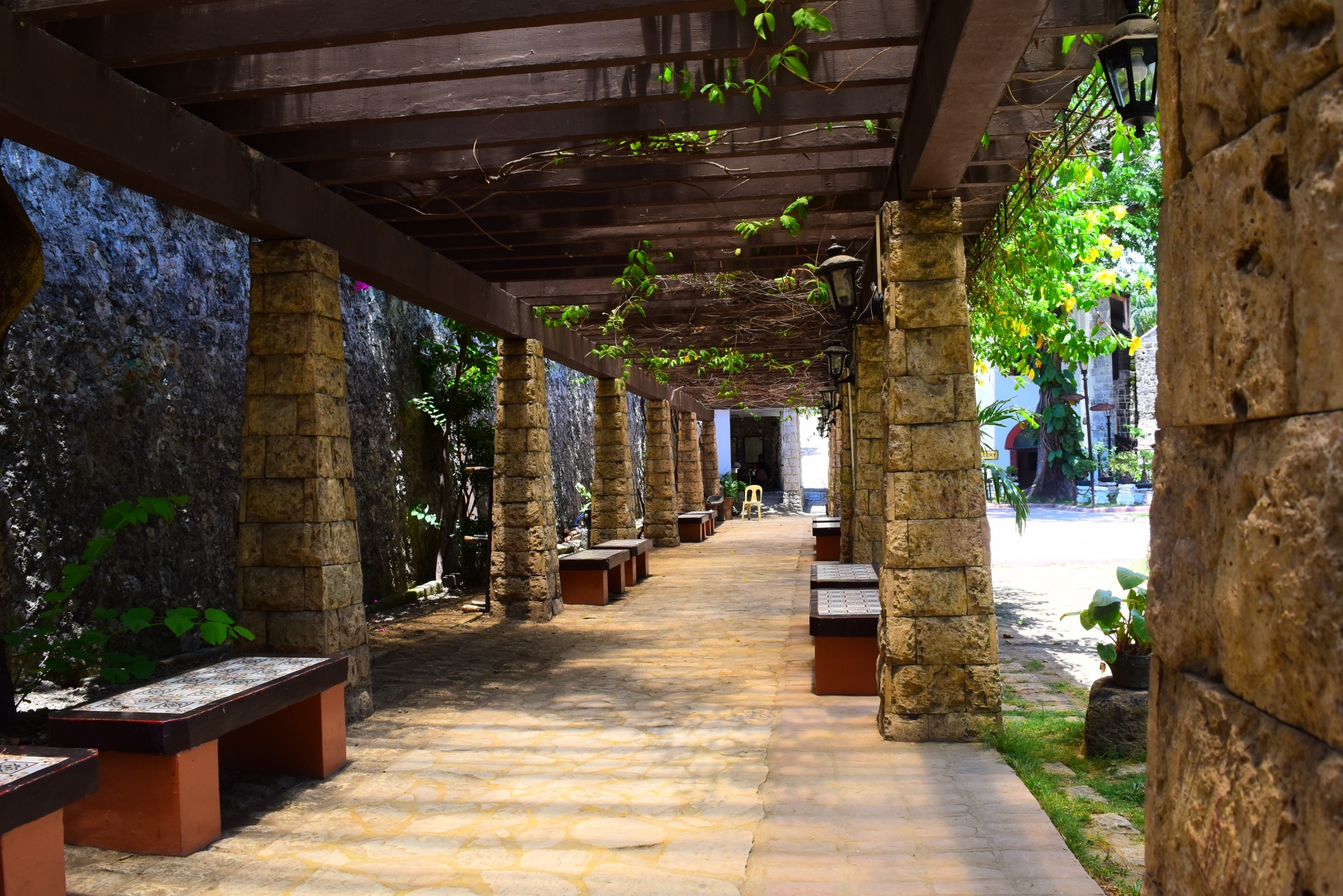 フィリピン・セブ島留学はシニアもできる？メリットやおすすめの学校をご紹介