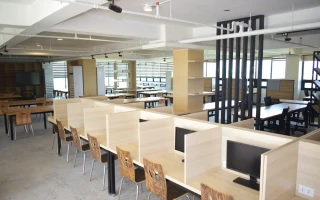 (CIA/シーアイエー マクタンキャンパス) 自習室