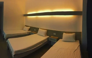 (EV Academy/イーブイアカデミー) 3人部屋⑵