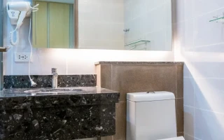 (CIA/シーアイエー マクタンキャンパス) トイレ