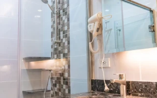 (CIA/シーアイエー マクタンキャンパス) シャワー・洗面所