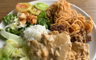 (EV Academy/イーブイアカデミー) 食事