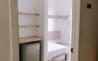 (EV Academy/イーブイアカデミー) 1人部屋　棚・冷蔵庫