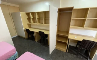 (CG Banilad/シージーバニラッド) 3人部屋 机