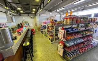 (CIA/シーアイエー マクタンキャンパス) 売店