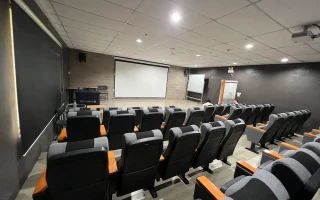 (EV Academy/イーブイアカデミー) シアタールーム