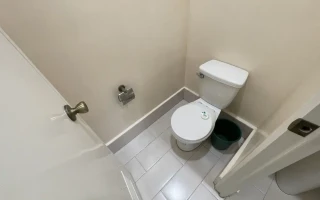 (I.BREEZE/アイブリーズ) 4人部屋　トイレ