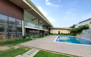 (I.BREEZE/アイブリーズ) 校内