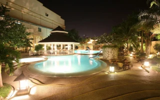 (Universe English/ユニバースイングリッシュ) Water Front Hotel プール