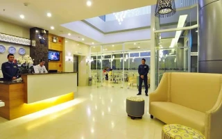 (Universe English/ユニバースイングリッシュ) Well Hotel フロント