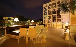 (Universe English/ユニバースイングリッシュ) Water Front Hotel テラス