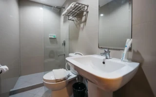 (Universe English/ユニバースイングリッシュ) Well Hotel バス・トイレ