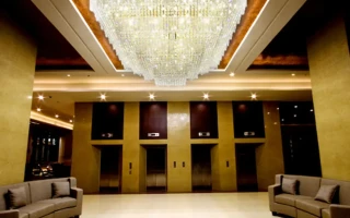 (Universe English/ユニバースイングリッシュ) Manderin Plaza Hotel