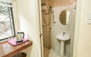 (Baguio JIC/バギオジェイアイシー) シャワー・トイレ