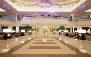 (Universe English/ユニバースイングリッシュ) Water Front Hotel