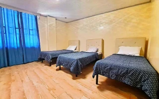 (A&J/エーアンドジェイ) 3人部屋