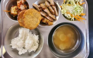 (A&J/エーアンドジェイ) 昼食