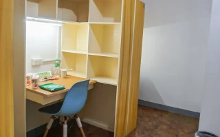 (PINES IELTS Specialized Campus/パインス アイエルツスペシャライズドキャンパス) 勉強机・椅子