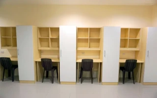 (CG Banilad/シージーバニラッド) 4人部屋　机