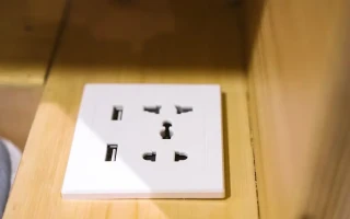 (Kredo/クレド) USBにも対応コンセント